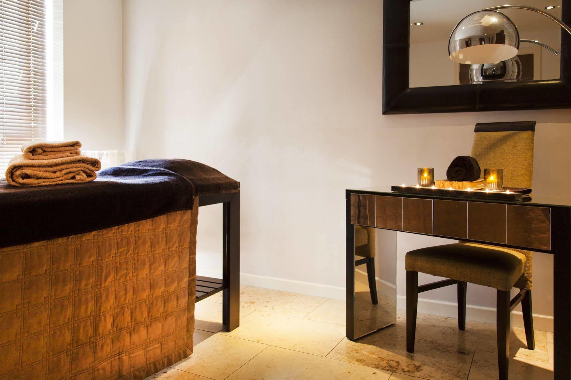 Lanes Hotel West Coker 외부 사진
